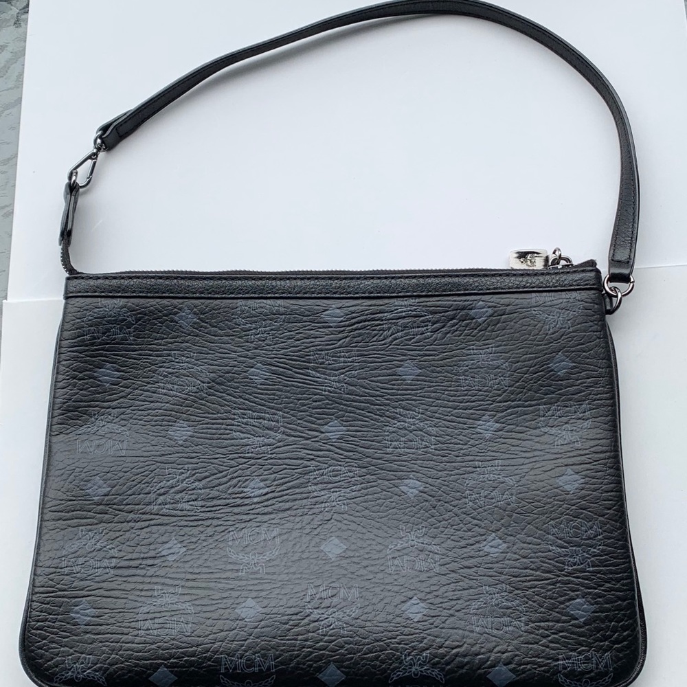 100% Authentic MCM Zippouch